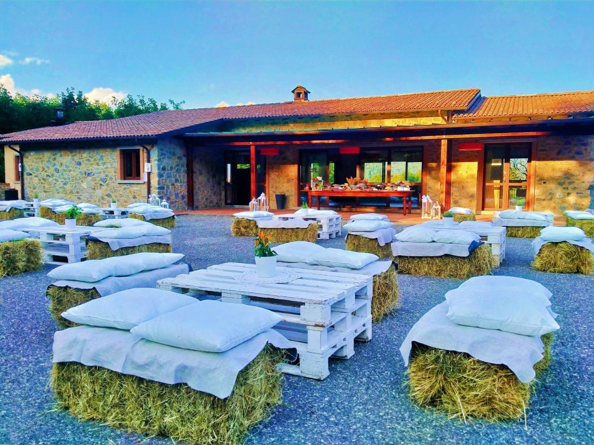 Agriturismo Borgo Biaia Camporgiano Exteriör bild