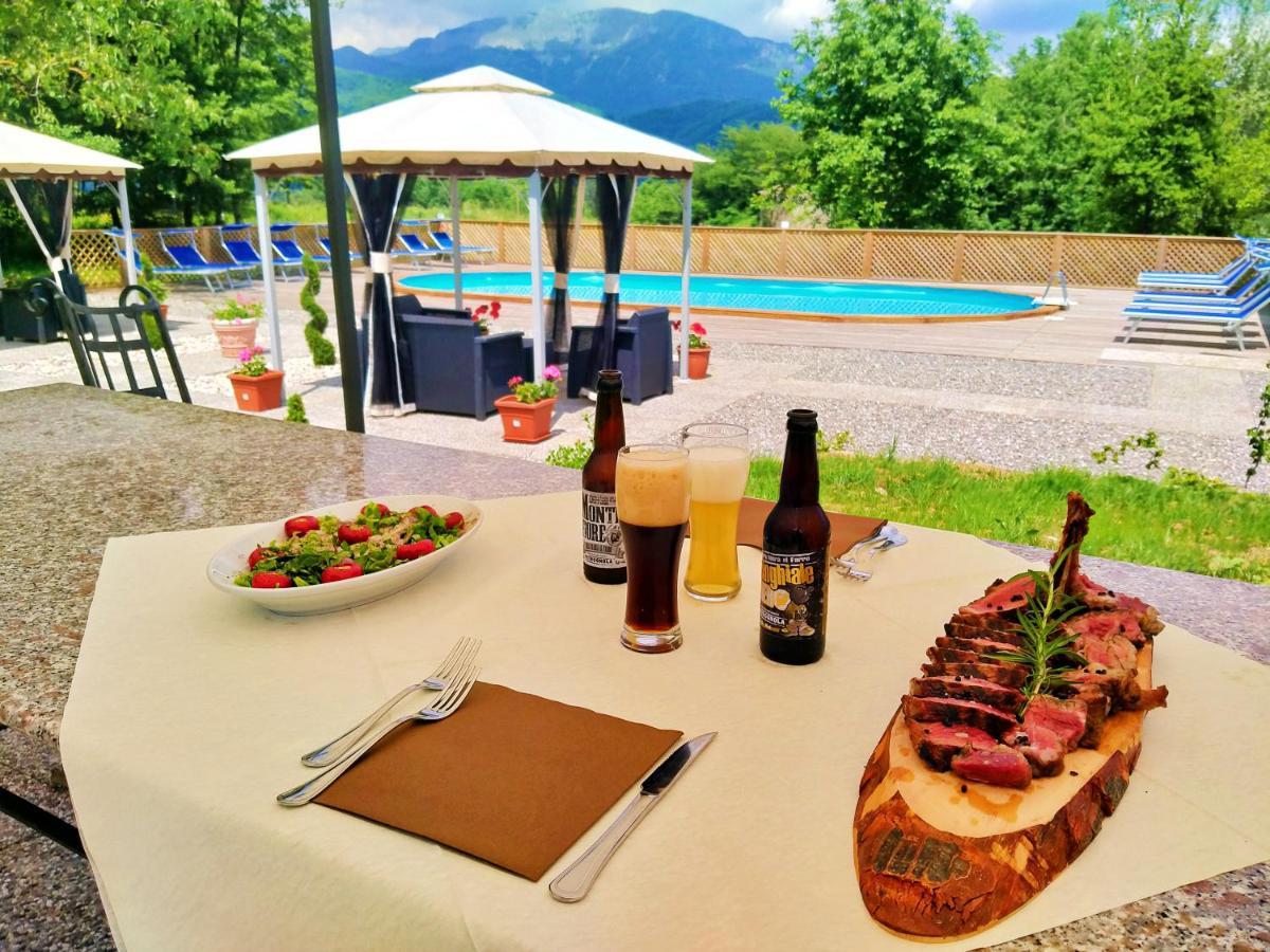 Agriturismo Borgo Biaia Camporgiano Exteriör bild