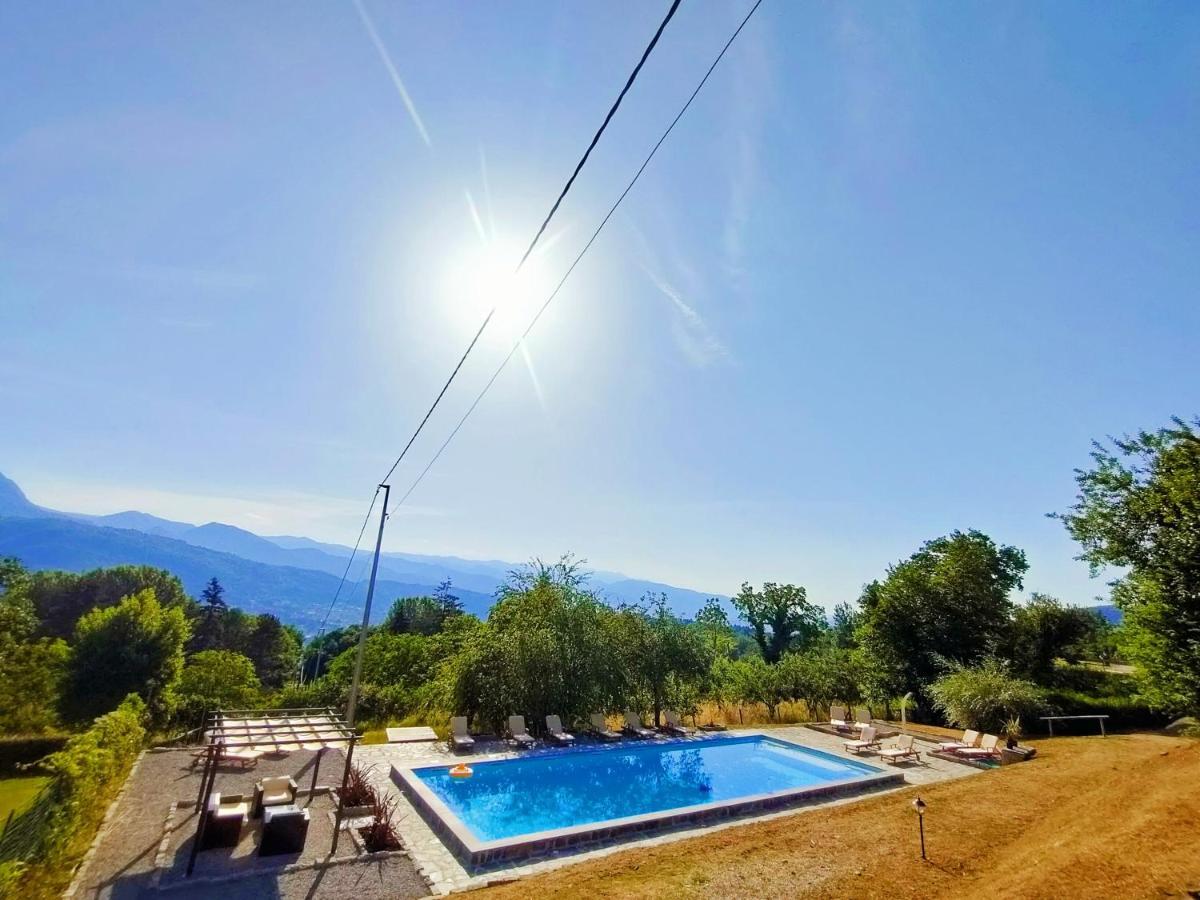 Agriturismo Borgo Biaia Camporgiano Exteriör bild