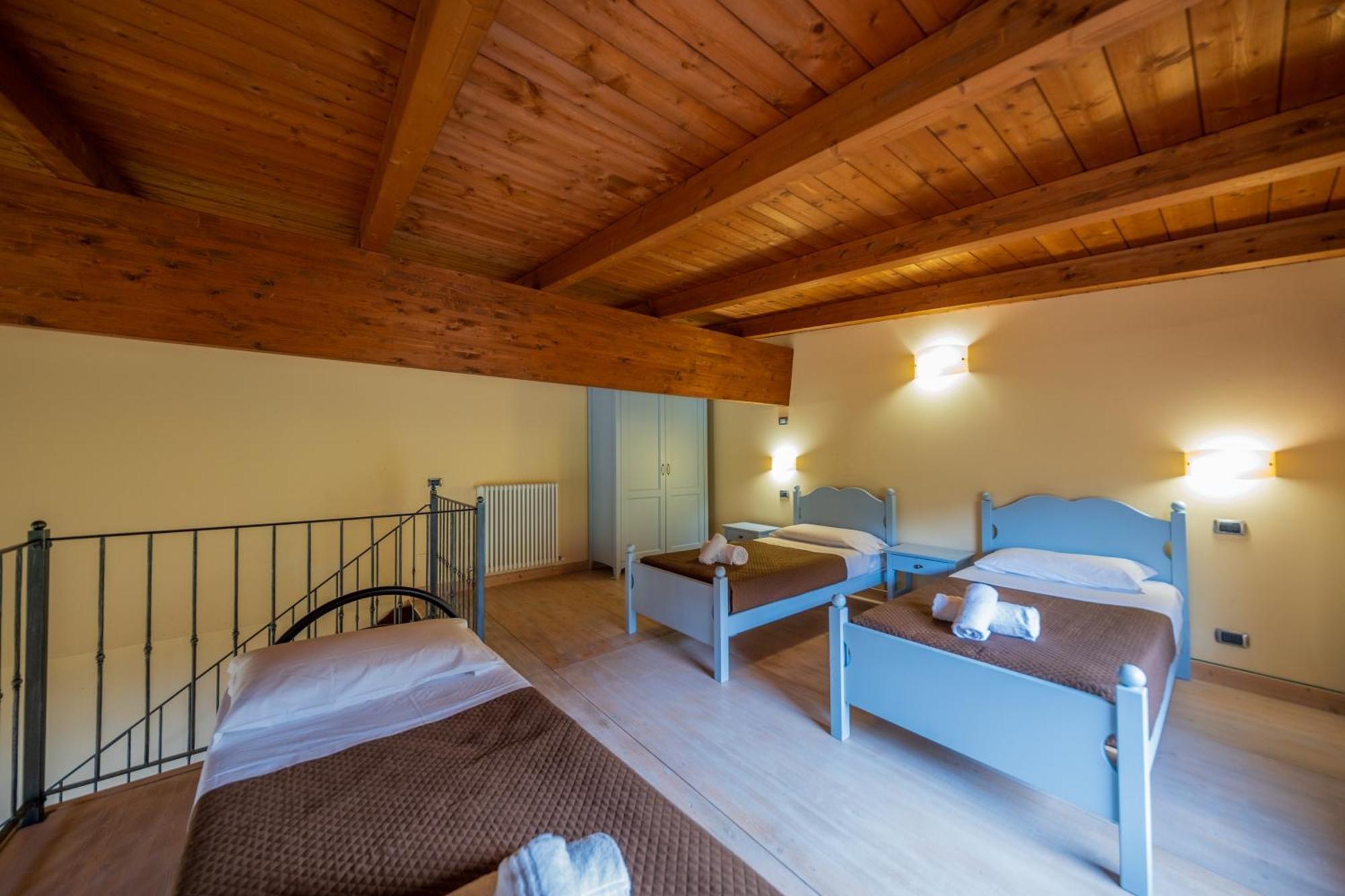 Agriturismo Borgo Biaia Camporgiano Exteriör bild