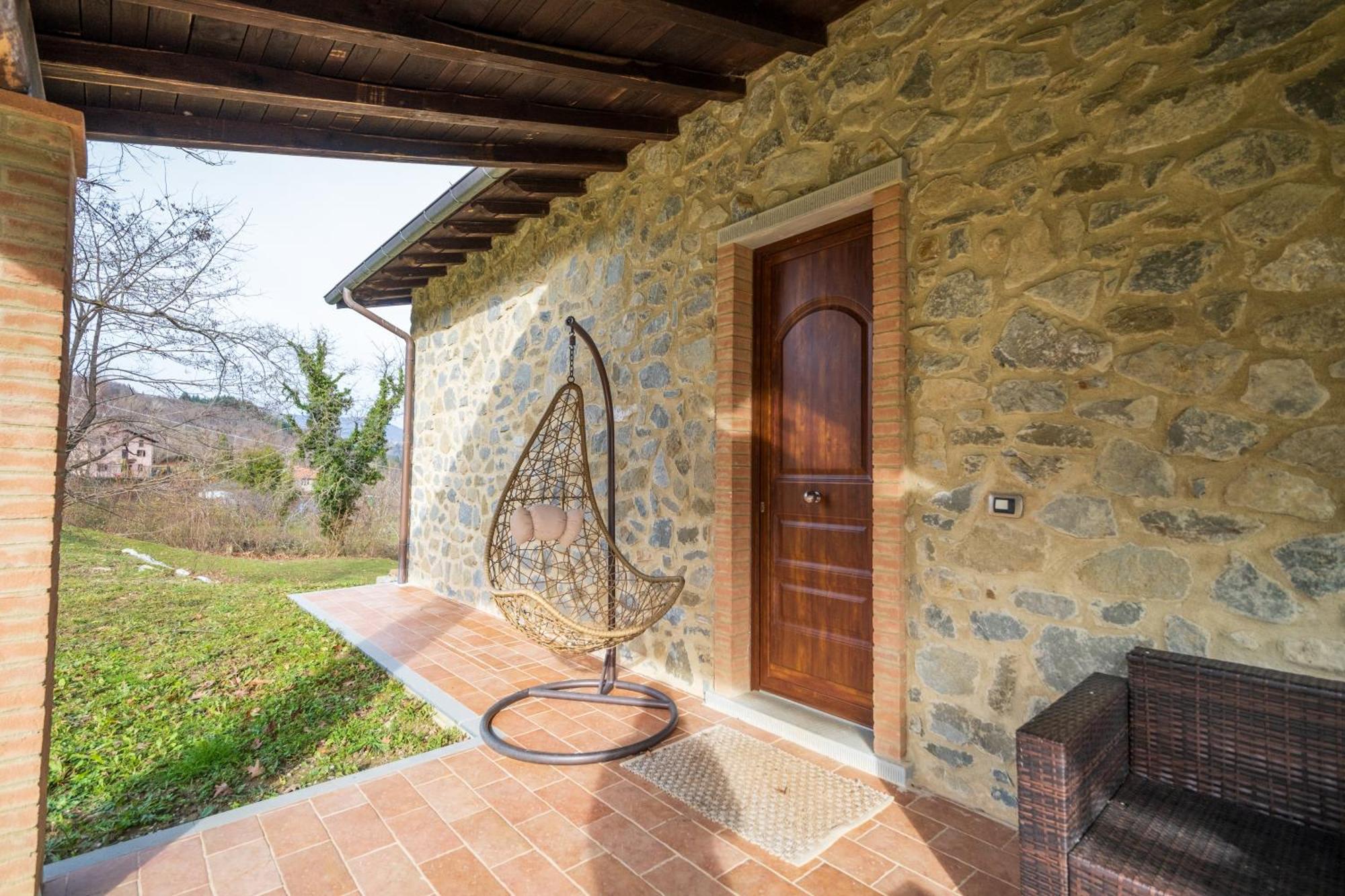 Agriturismo Borgo Biaia Camporgiano Exteriör bild