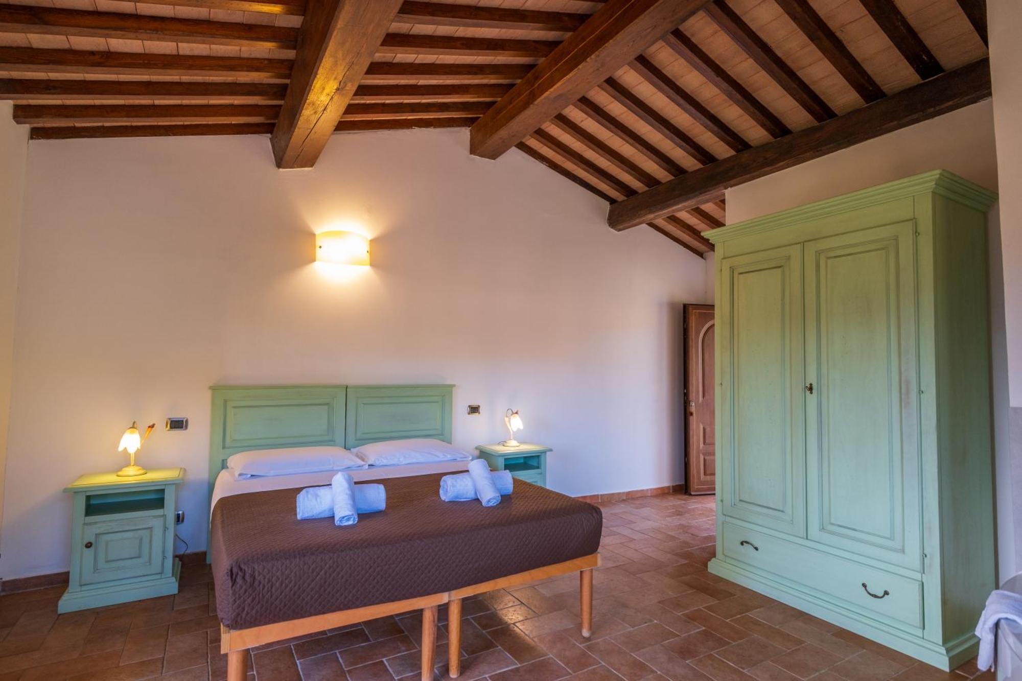 Agriturismo Borgo Biaia Camporgiano Exteriör bild