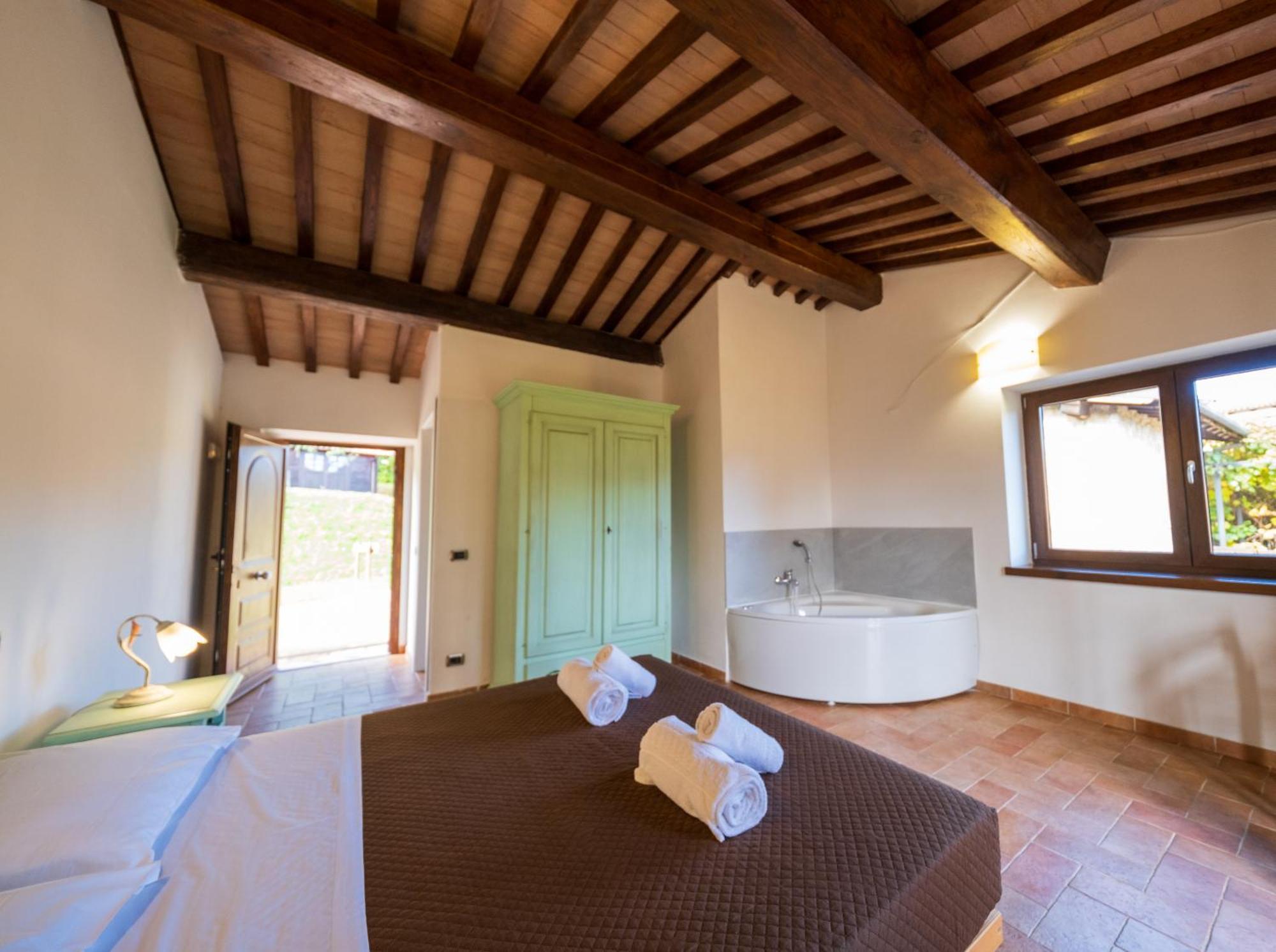 Agriturismo Borgo Biaia Camporgiano Exteriör bild