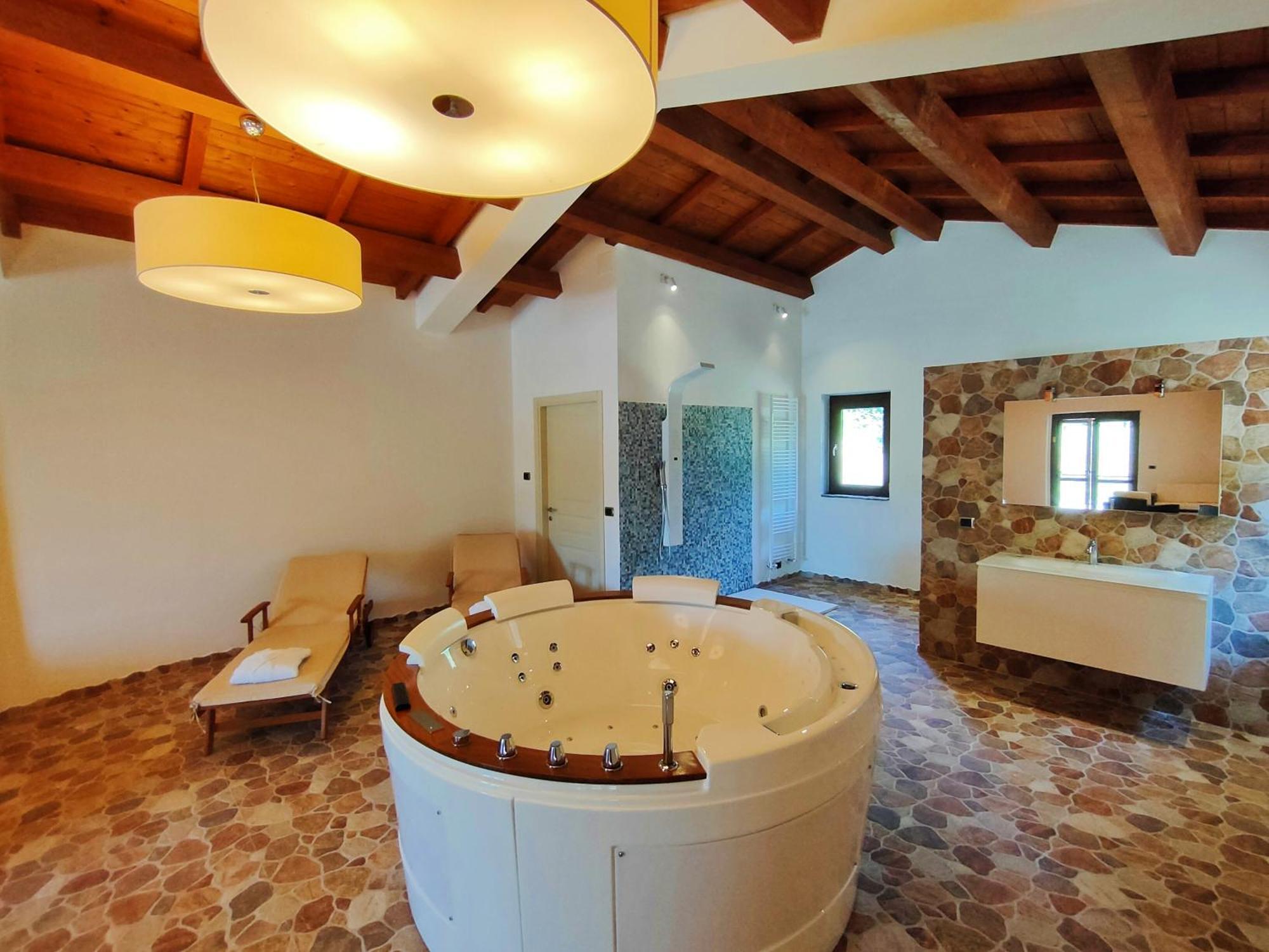 Agriturismo Borgo Biaia Camporgiano Rum bild
