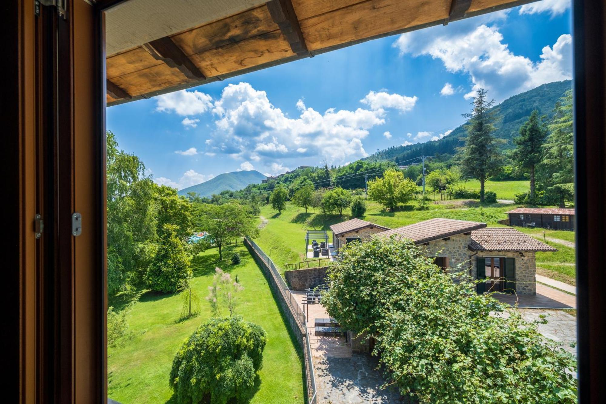 Agriturismo Borgo Biaia Camporgiano Exteriör bild