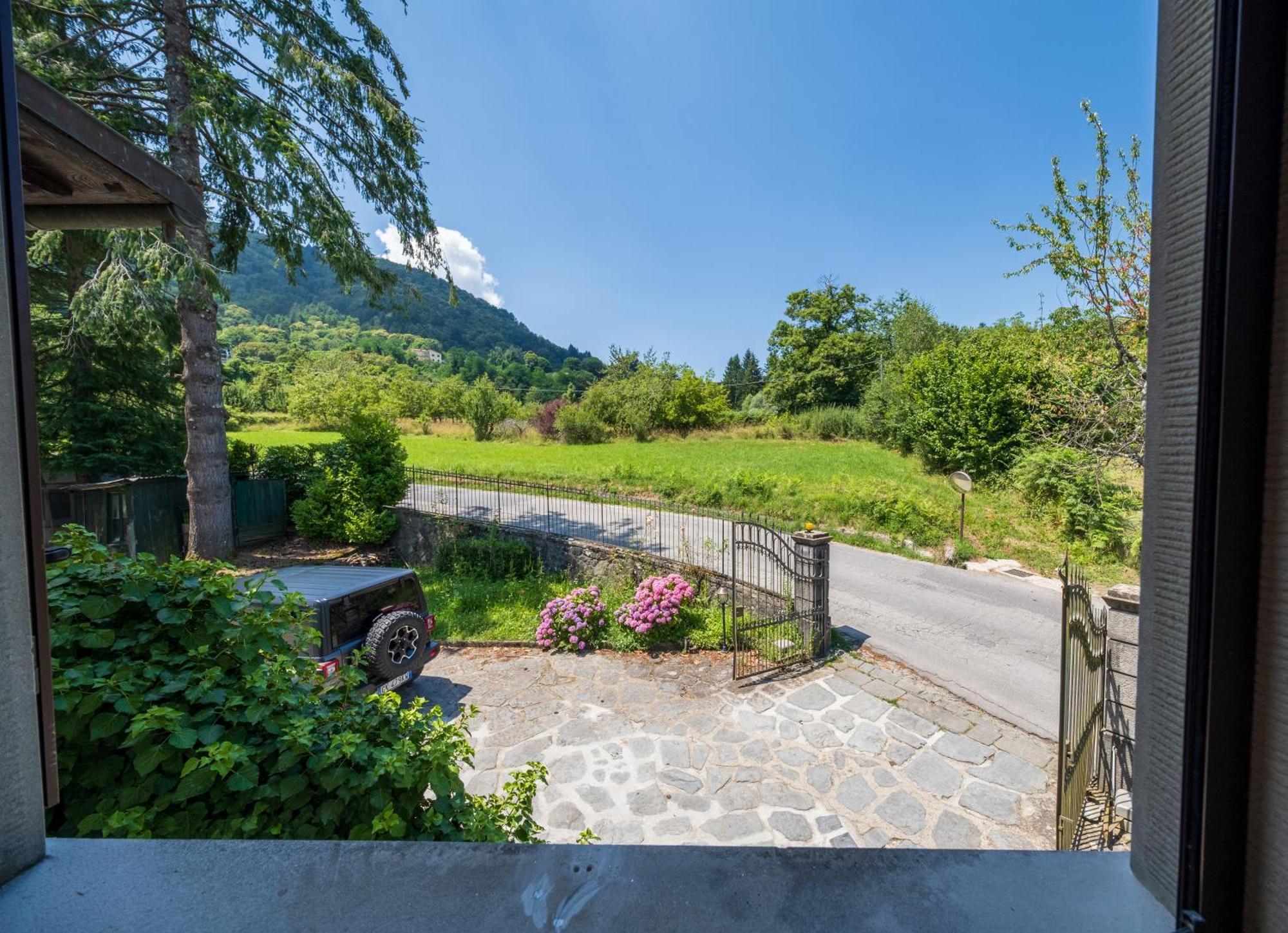 Agriturismo Borgo Biaia Camporgiano Exteriör bild